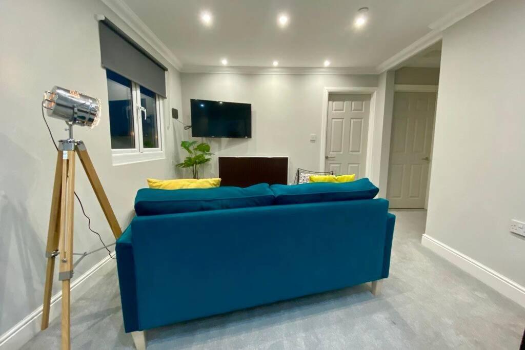 Stylish Two Bedroom Apartment Near Victoria Park Cardiff Dış mekan fotoğraf