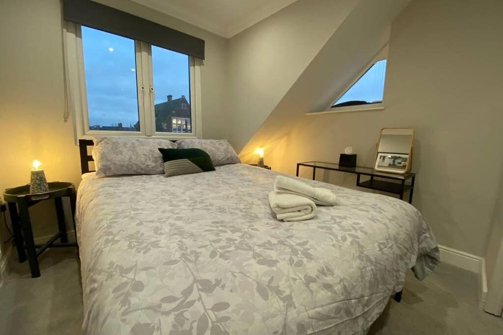 Stylish Two Bedroom Apartment Near Victoria Park Cardiff Dış mekan fotoğraf