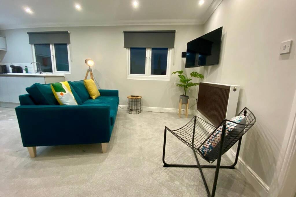 Stylish Two Bedroom Apartment Near Victoria Park Cardiff Dış mekan fotoğraf