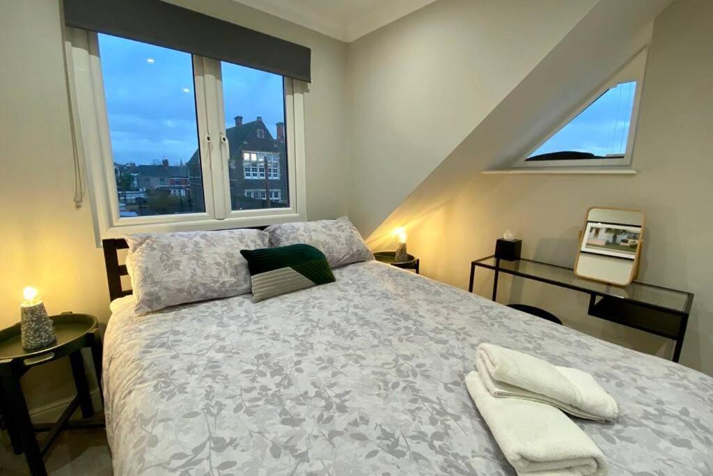 Stylish Two Bedroom Apartment Near Victoria Park Cardiff Dış mekan fotoğraf