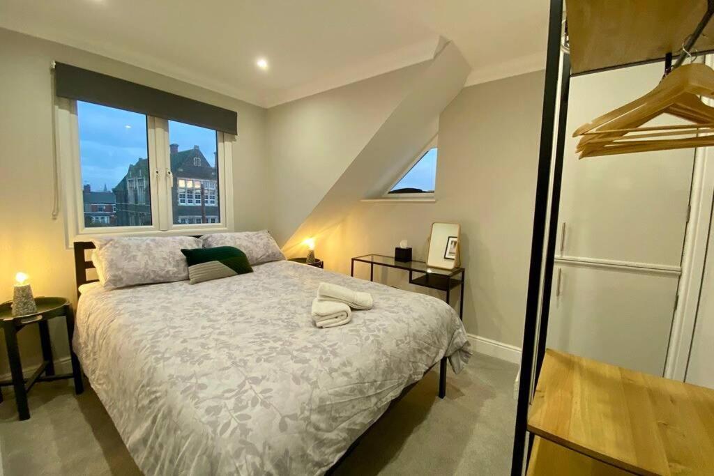 Stylish Two Bedroom Apartment Near Victoria Park Cardiff Dış mekan fotoğraf